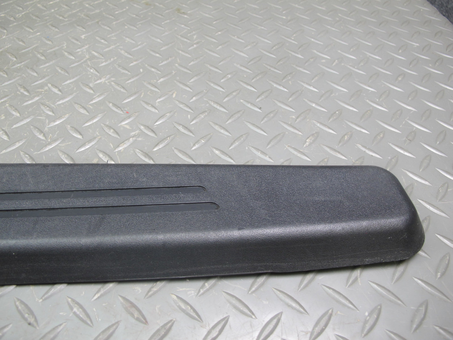 03-06 Chevrolet SSR Rear Tail Gate Step Sill Scuff Plate Trim Panel OEM