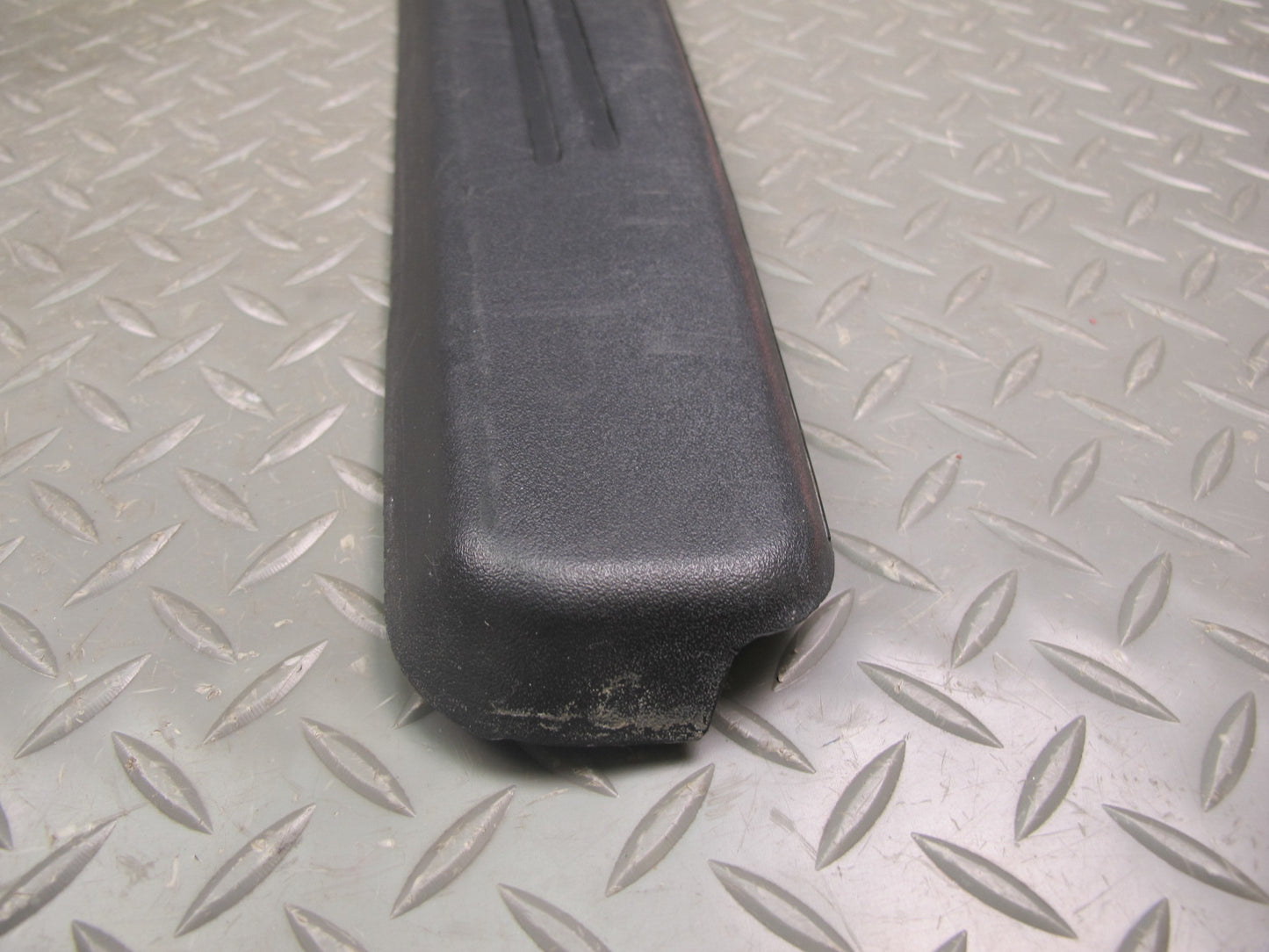 03-06 Chevrolet SSR Rear Tail Gate Step Sill Scuff Plate Trim Panel OEM