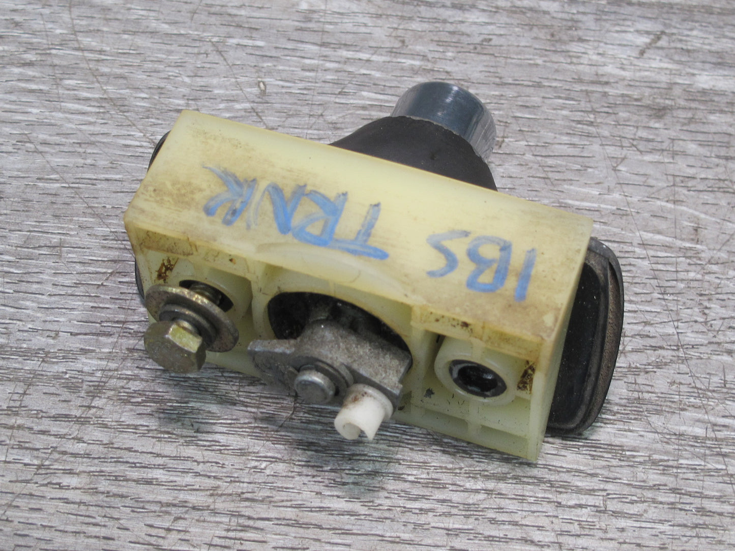 86-89 BMW E24 635CSi Rear Trunk Lid Lock Cylinder OEM