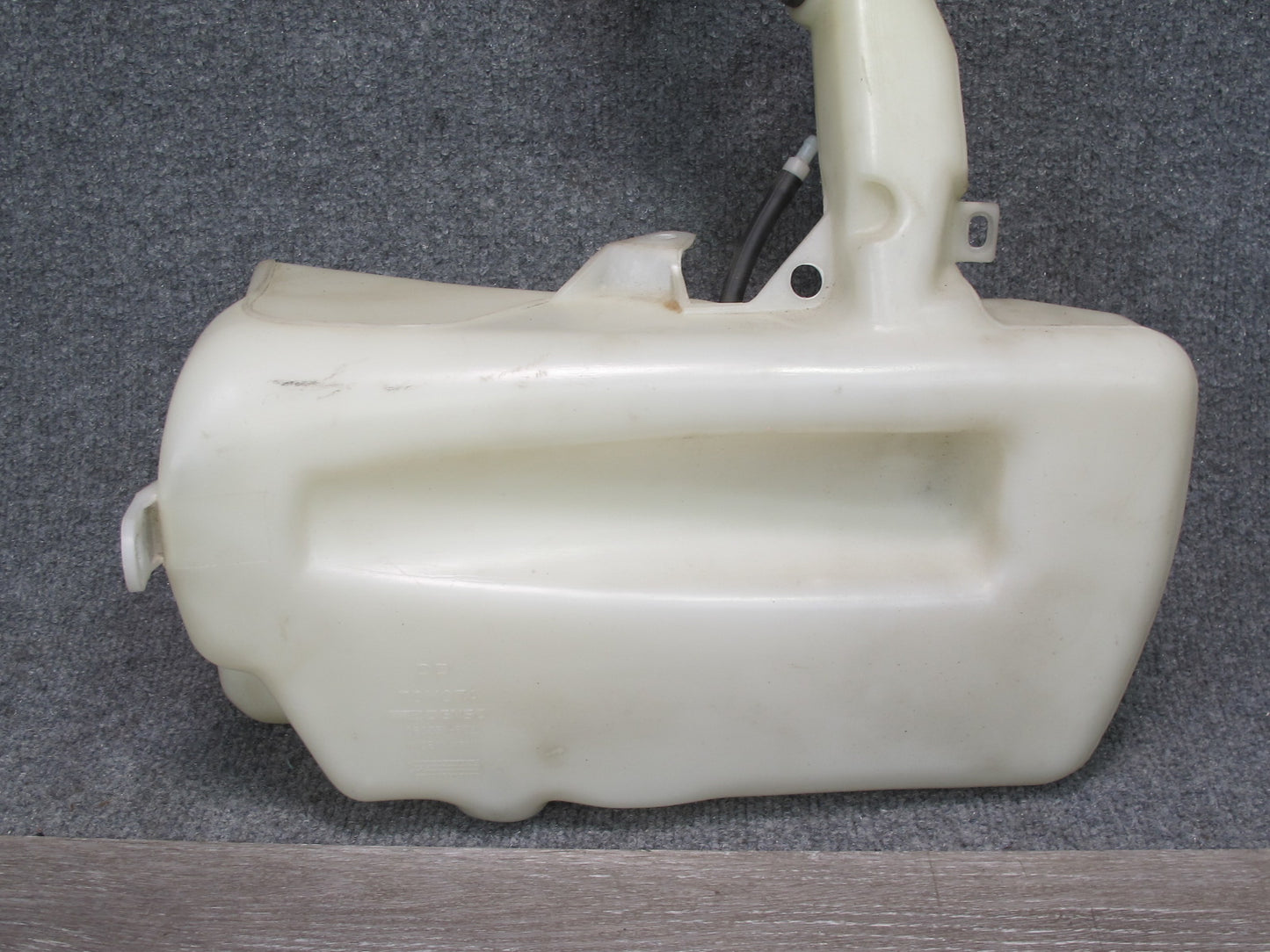 1992 Lexus SC300 SC400 Windshield Washer Fluid Reservoir Tank w Pump Assy OEM