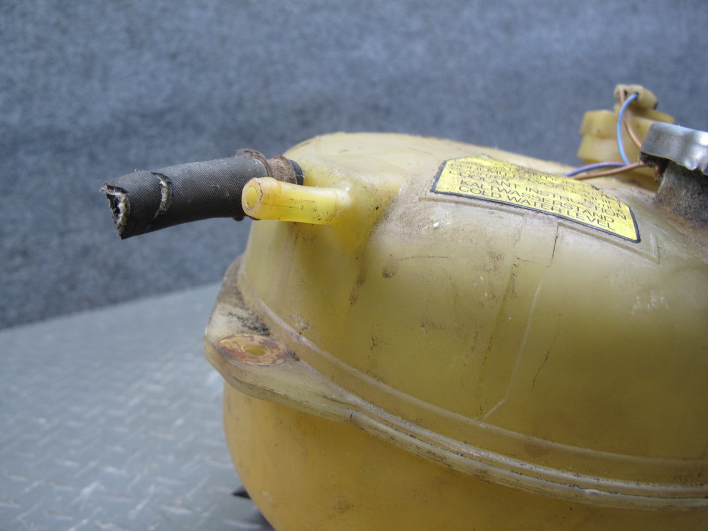 1983-1995 Porsche 928 S Engine Coolant Expansion Overflow Reservoir Tank Bottle