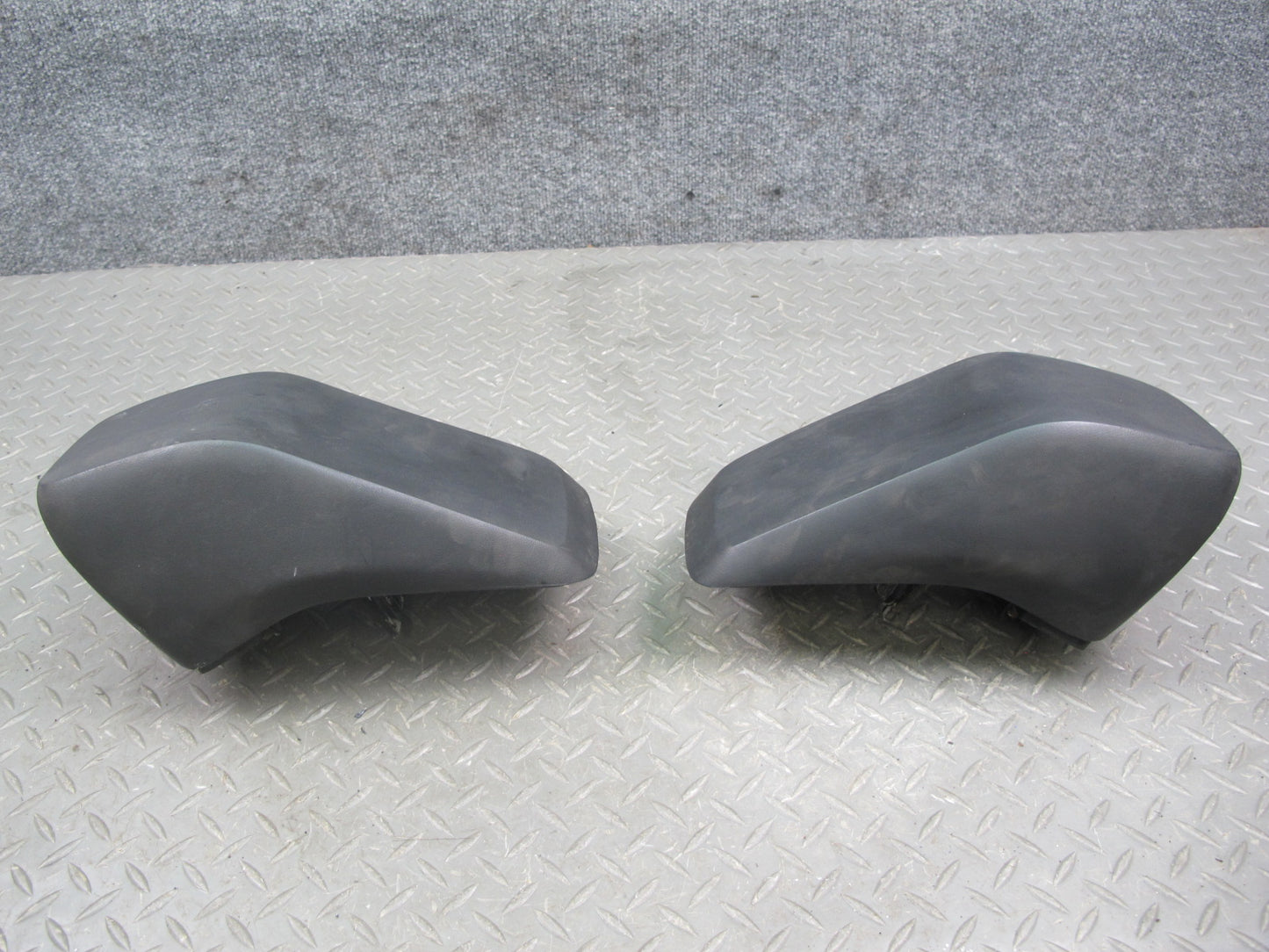 1978-1986 Porsche 928 S Rear Left & Right Side Rubber Bumper Guard Pad Set