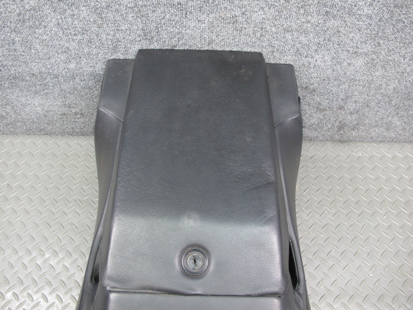 1983-1995 Porsche 928 S Rear Center Console Arm Rest Storage Compartment Black