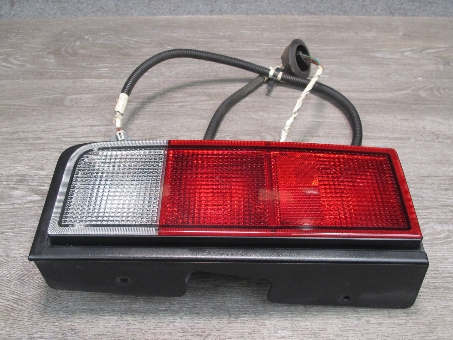 2005-2009 Hummer H2 Rear Right & Left Side Tail Light Brake Lamp Set