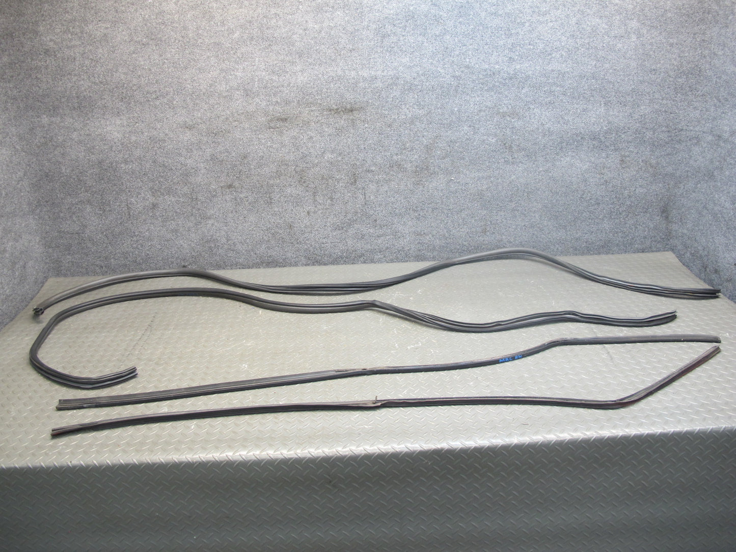86-91 Mazda RX7 Coupe Set of 4 Left & Right Door Weatherstrip Rubber Seal OEM