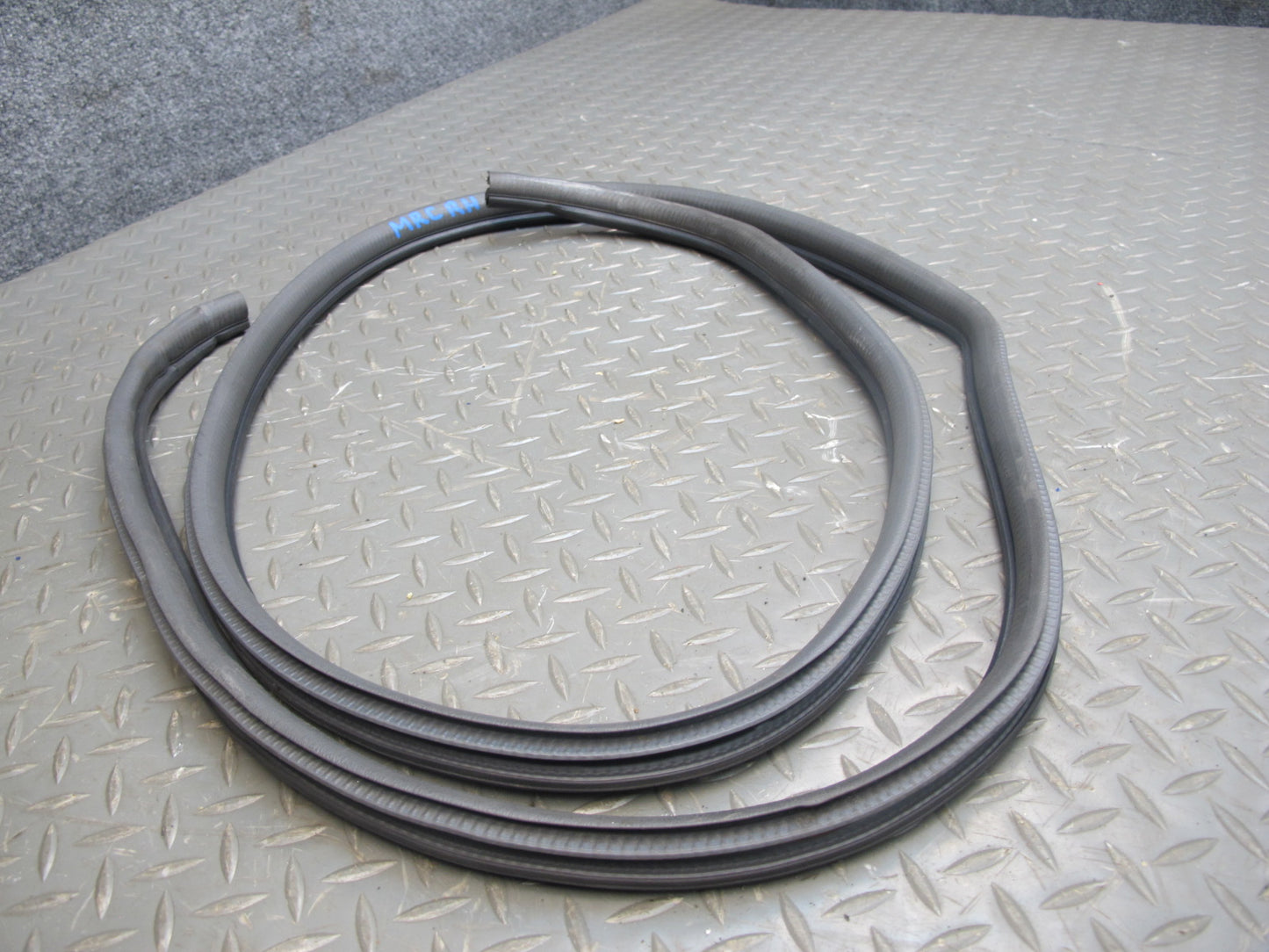 86-91 Mazda RX7 Coupe Set of 4 Left & Right Door Weatherstrip Rubber Seal OEM