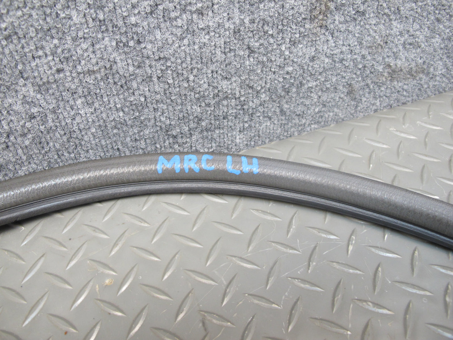 86-91 Mazda RX7 Coupe Set of 4 Left & Right Door Weatherstrip Rubber Seal OEM