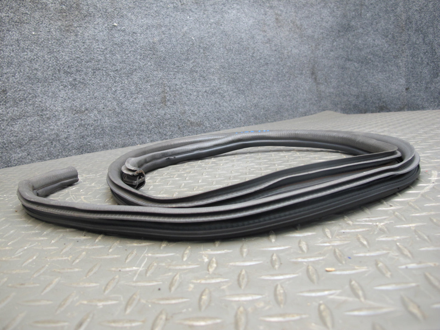 86-91 Mazda RX7 Coupe Set of 4 Left & Right Door Weatherstrip Rubber Seal OEM