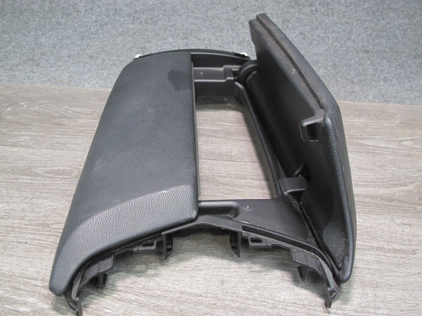 14-19 Maserati Ghibli M157 Front Center Console Armrest Lid Black OEM