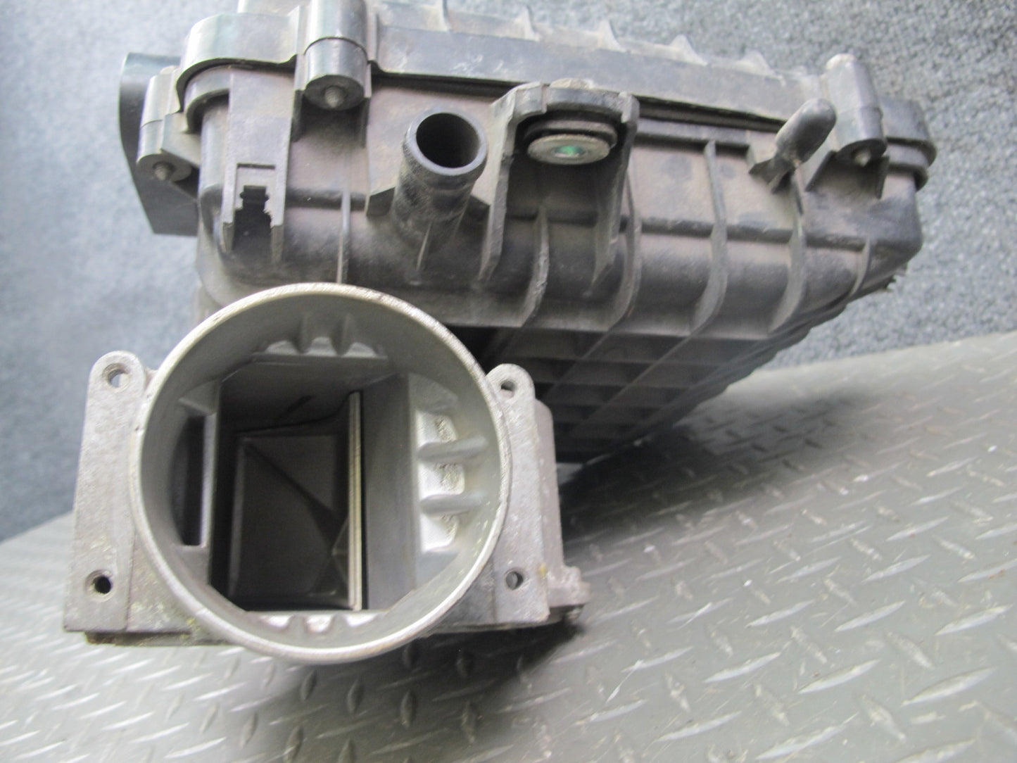 86-88 Mazda RX7 NON Turbo Air Cleaner Filter Box Mass Air Flow MAF Sensor OEM