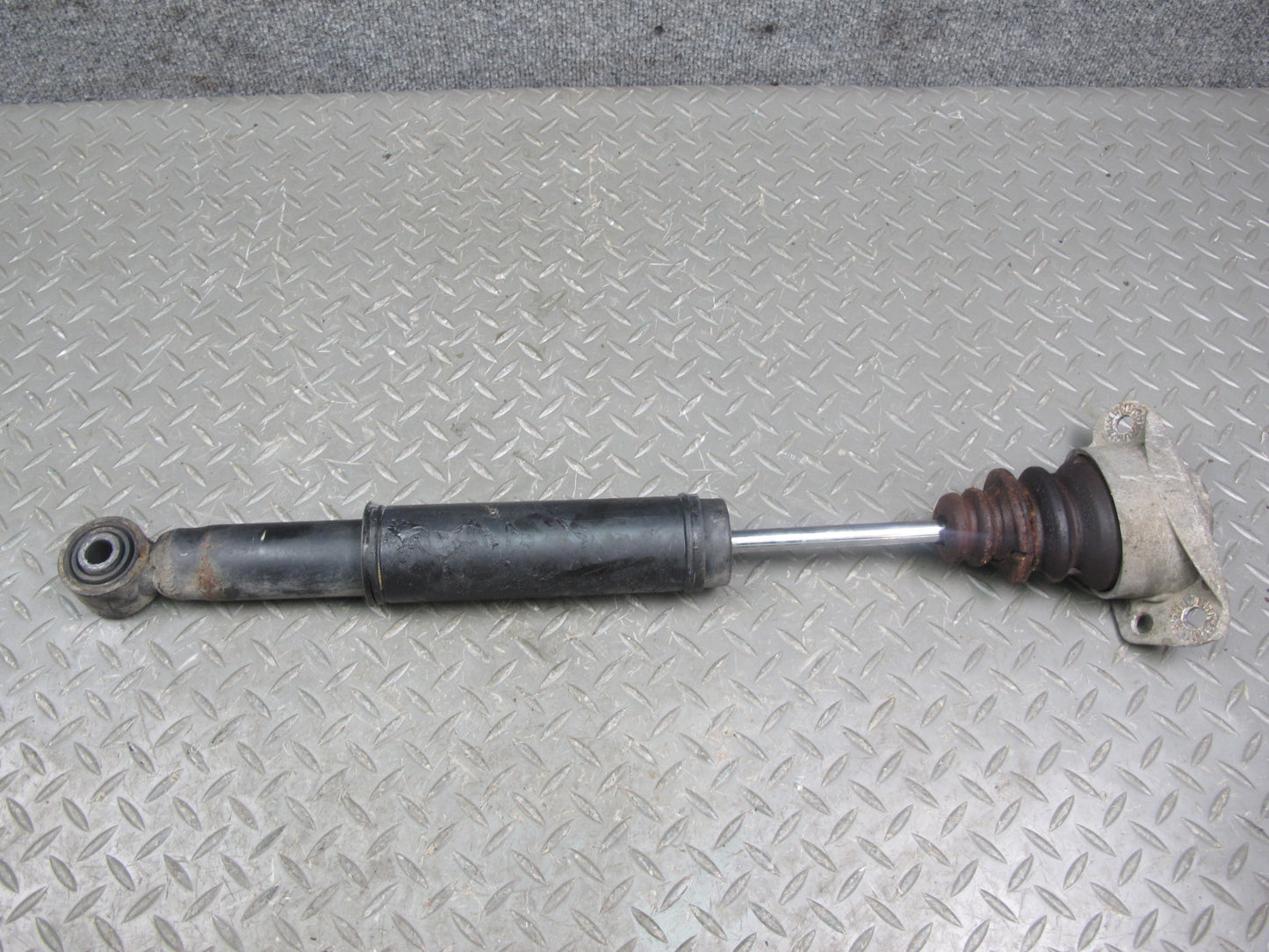 2008 VW Golf MK5 R32 VR6 AWD Rear Left & Right Strut Shock Absorber Set OEM