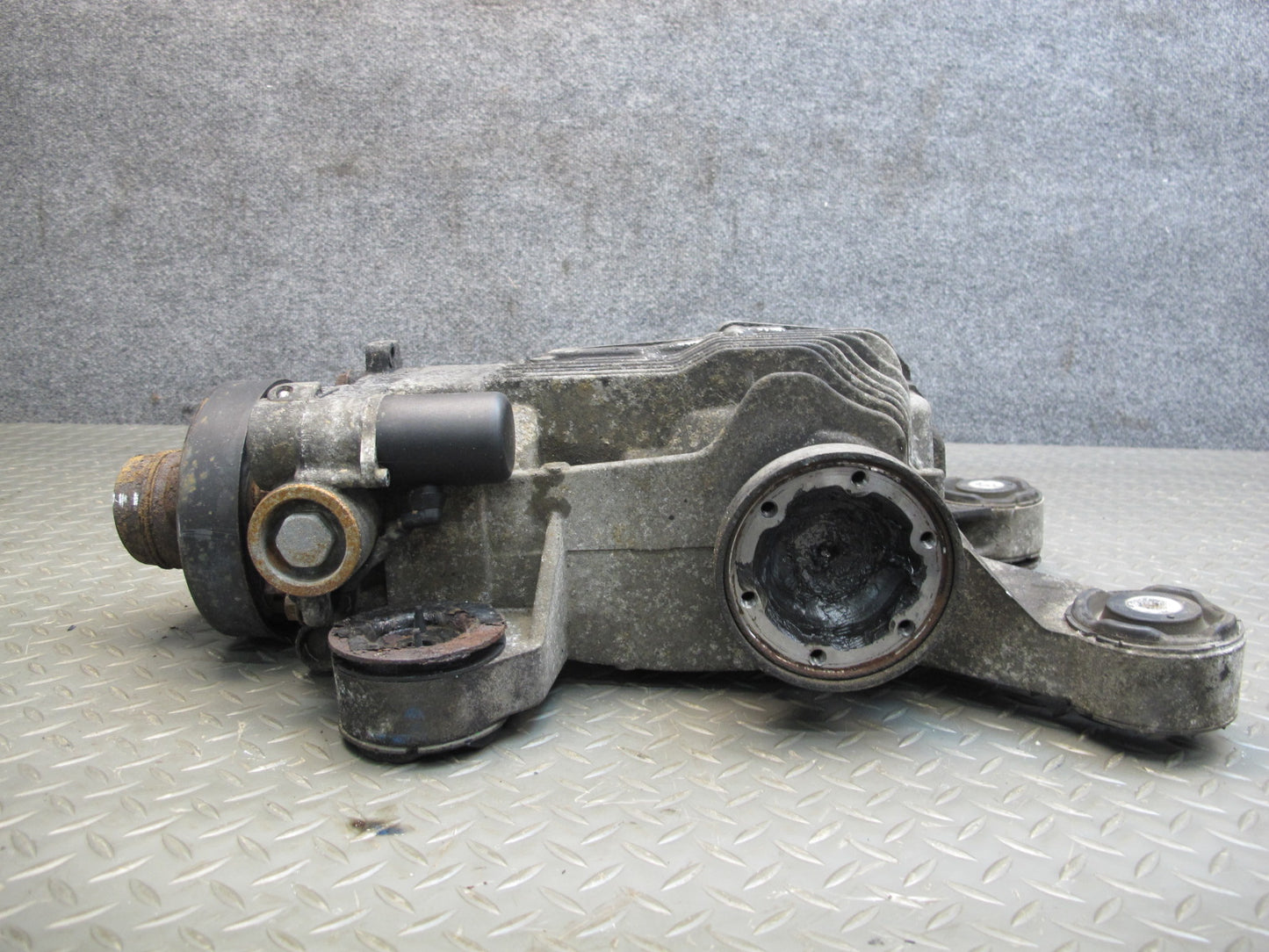 2008 VW Golf R32 MK5 VR6 AWD Haldex Rear Differential Carrier 142K Miles OEM