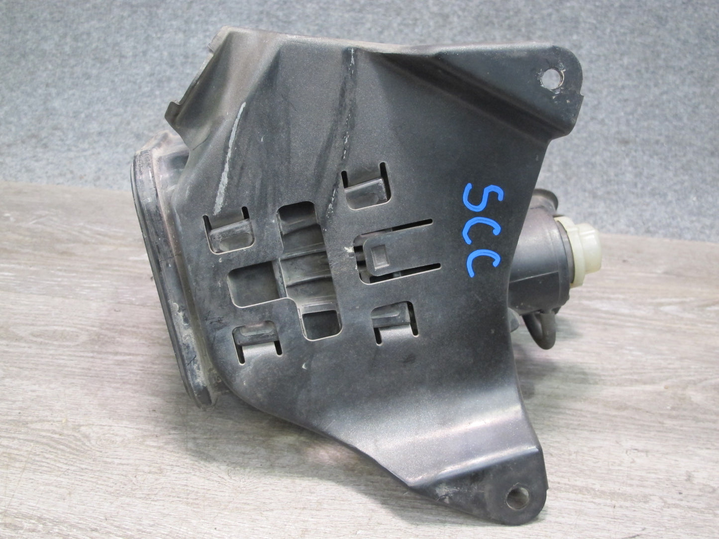 97-00 Lexus UZZ30L SC300 SC400 Fuel Vapor Charcoal Canister 77740-24060 OEM