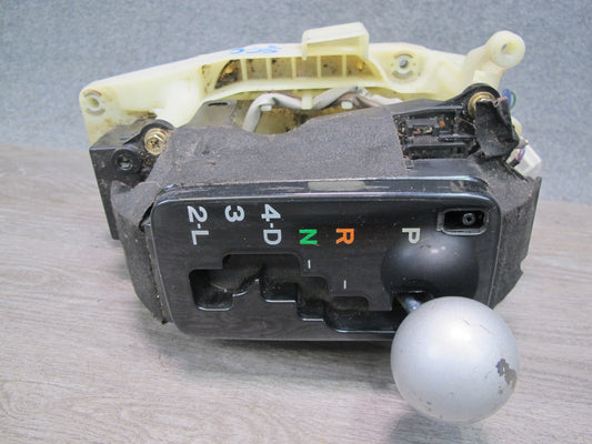 98-00 Lexus UZZ30L SC300 SC400 A/T Gear Shifter w Aftermarket Shifter Knob OEM