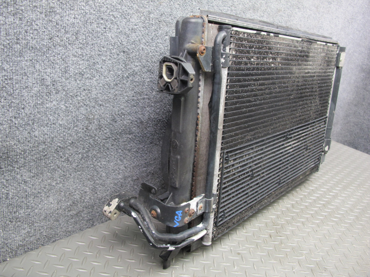 2008 VW R32 VR6 3.2L Engine Cooling Radiator A/C Condenser Fan Shroud OEM