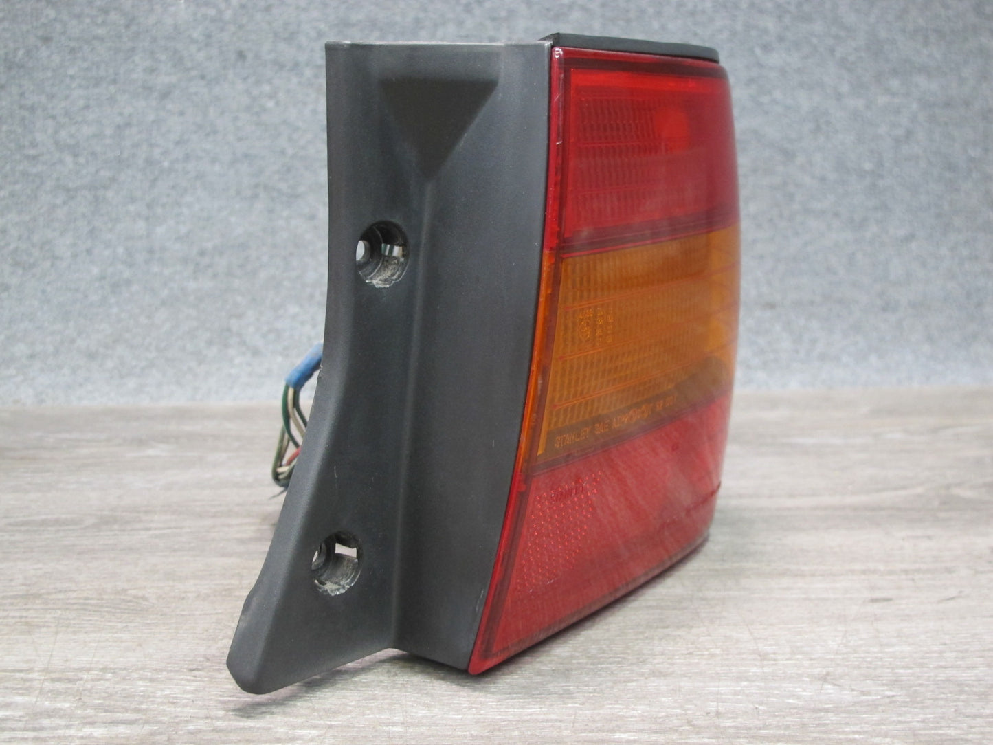 95-97 Lexus UCF20L LS400 Rear Right Outer Tail Light Lamp OEM