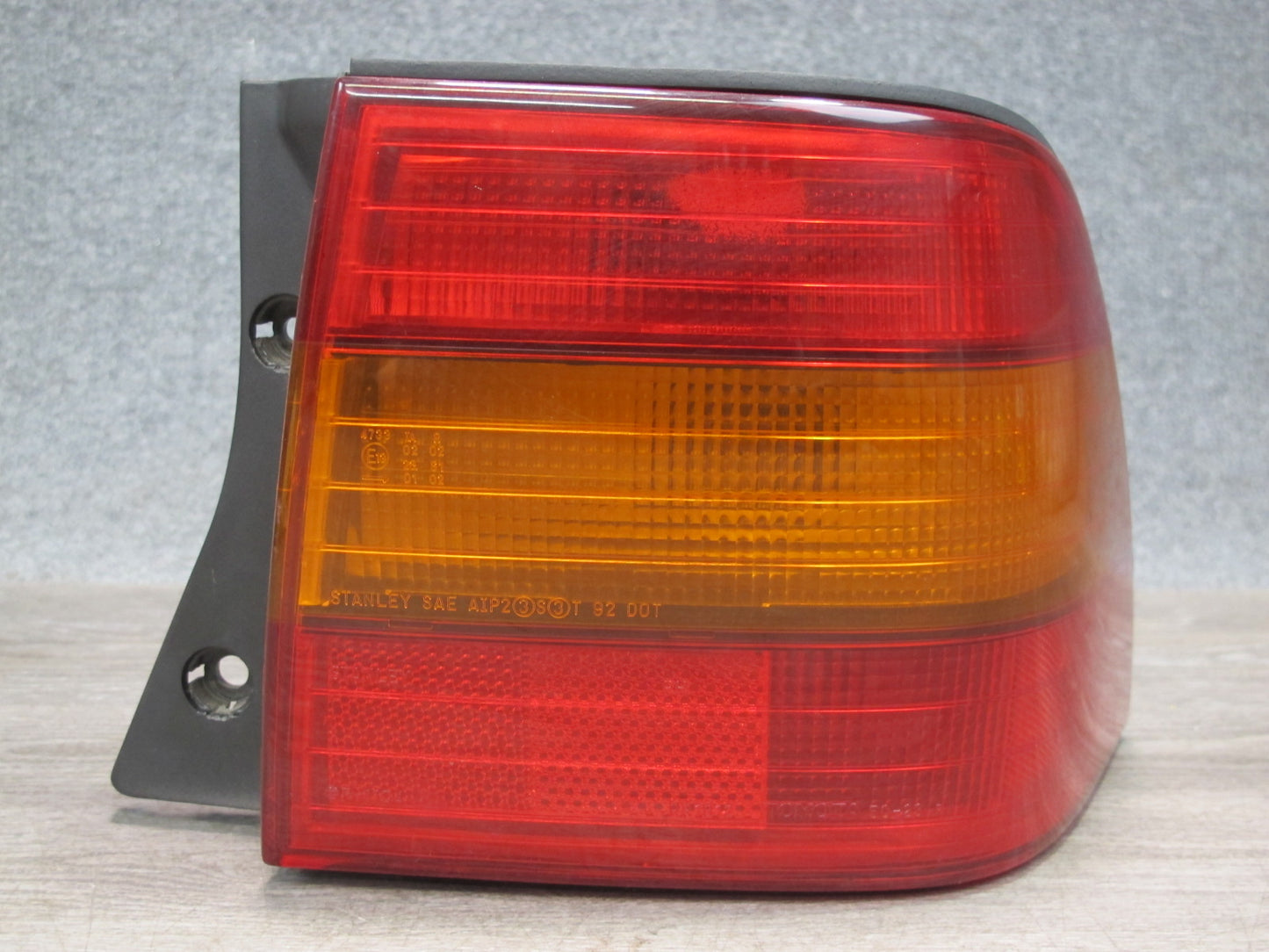 95-97 Lexus UCF20L LS400 Rear Right Outer Tail Light Lamp OEM