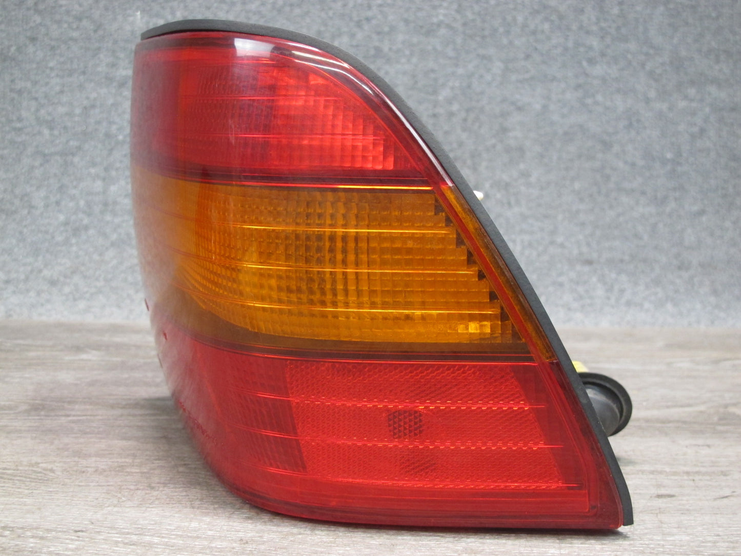 95-97 Lexus UCF20L LS400 Rear Right Outer Tail Light Lamp OEM