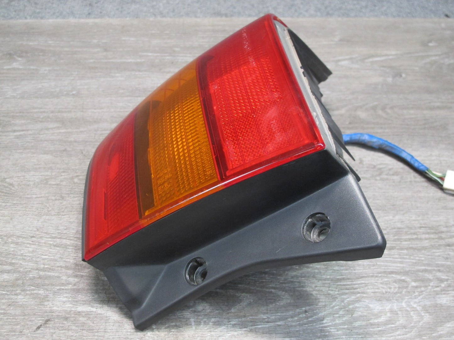 95-97 Lexus UCF20L LS400 Rear Right Outer Tail Light Lamp OEM