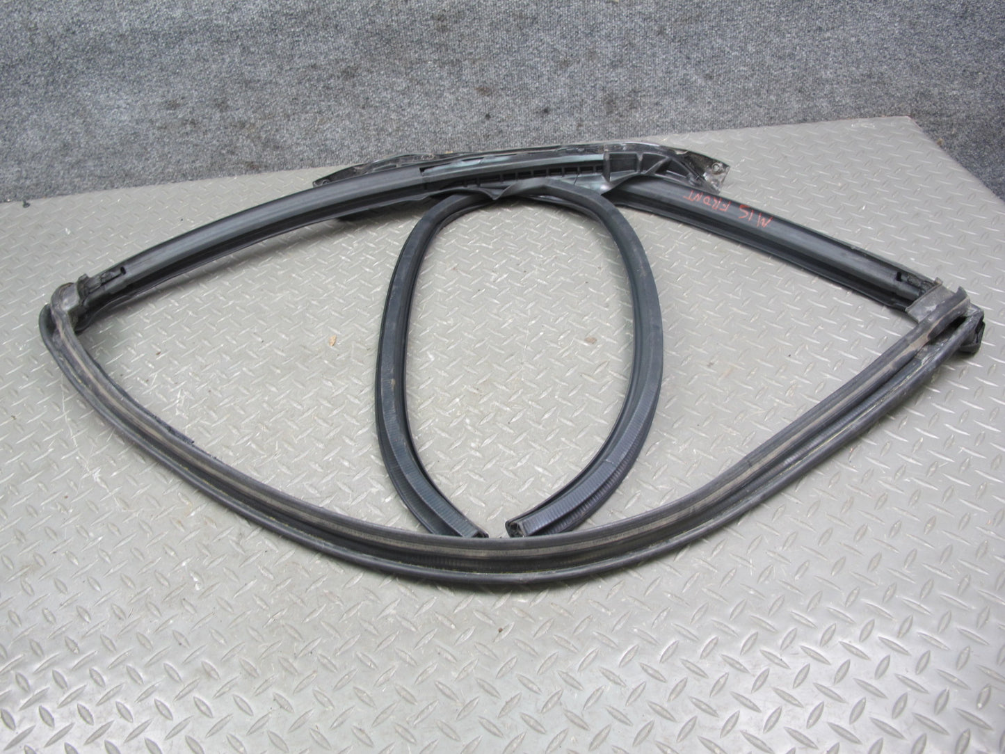 10-15 Lexus IS250 Convertible Front Windshield Weatherstrip Rubber Seal OEM