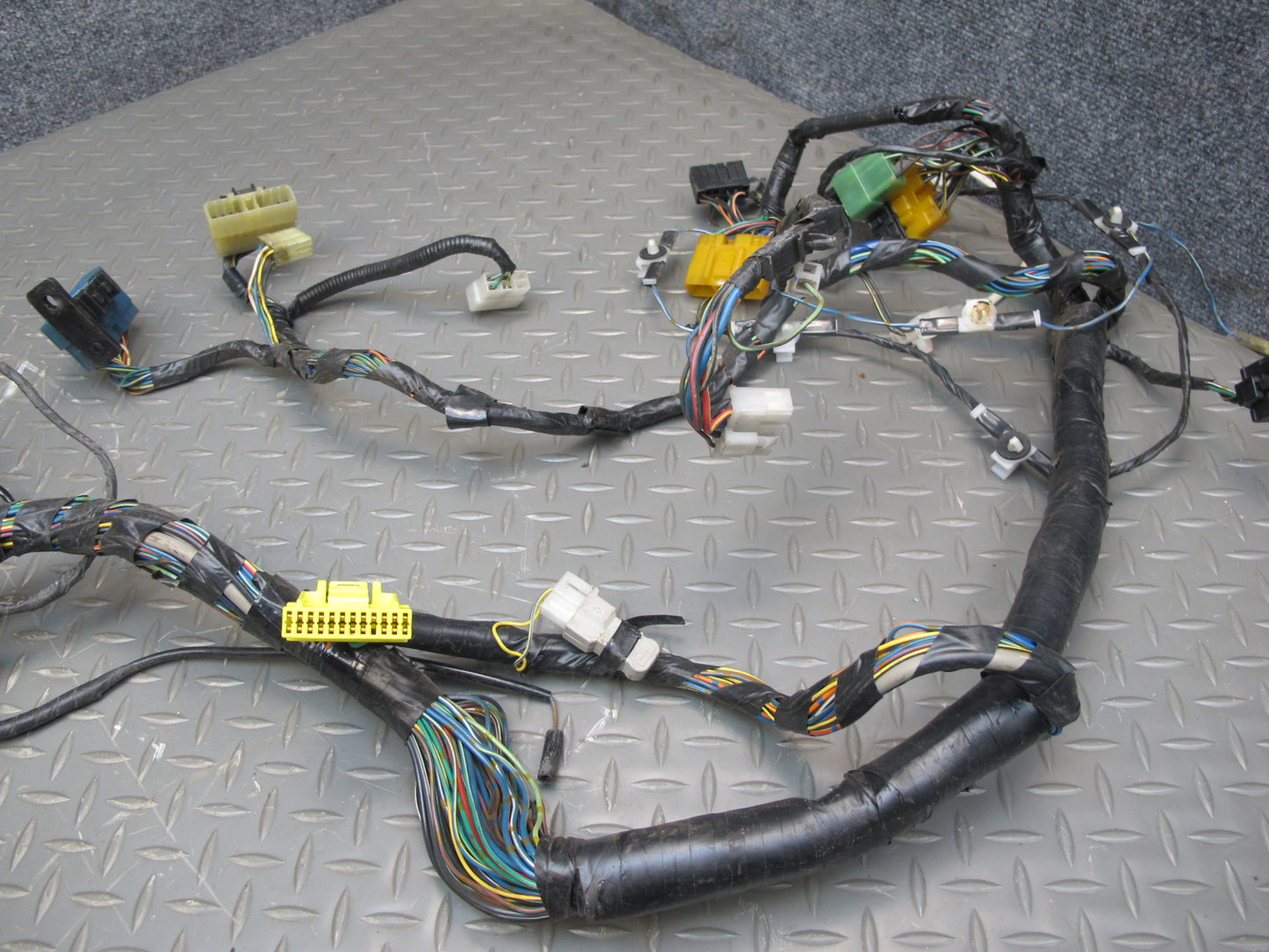 1986 Mazda RX7 Coupe NA M/T Engine Bay Body Wire Wiring Harness w Fuse Box OEM