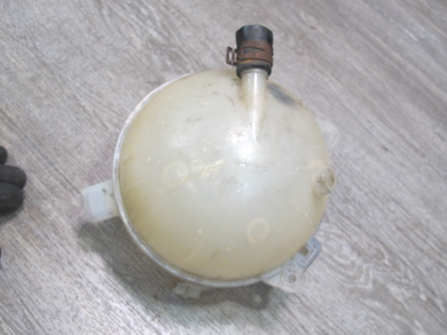 2008 VW R32 VR6 3.2L Engine Coolant Expansion Overflow Reservoir Tank OEM