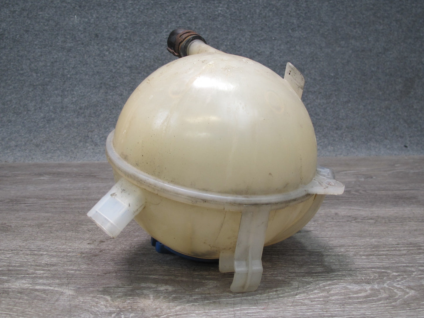 2008 VW R32 VR6 3.2L Engine Coolant Expansion Overflow Reservoir Tank OEM