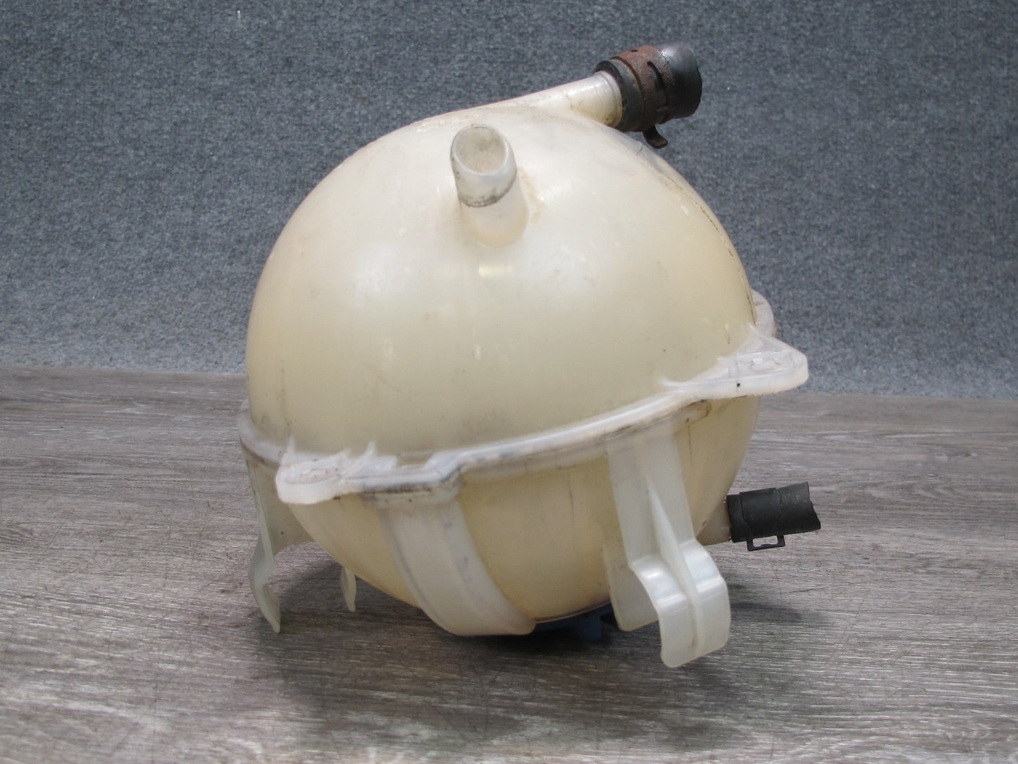 2008 VW R32 VR6 3.2L Engine Coolant Expansion Overflow Reservoir Tank OEM