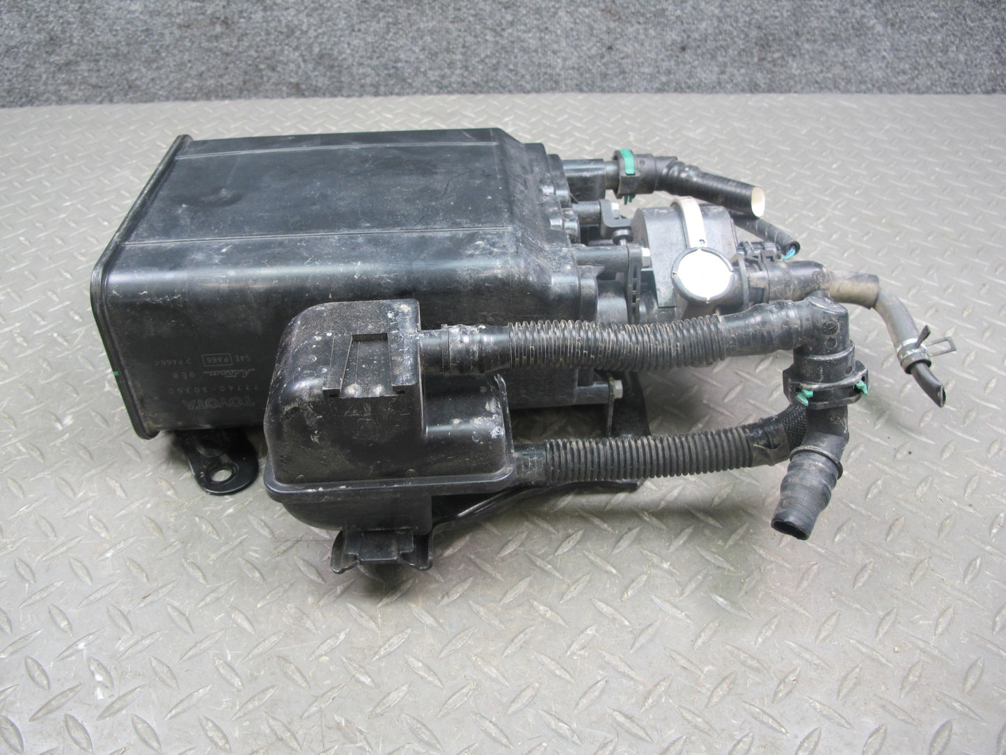 06-15 Lexus IS350 IS250 Fuel Evap Vapor Charcoal Canister w Pump Assembly OEM