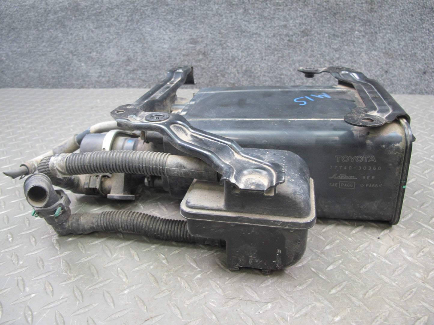 06-15 Lexus IS350 IS250 Fuel Evap Vapor Charcoal Canister w Pump Assembly OEM