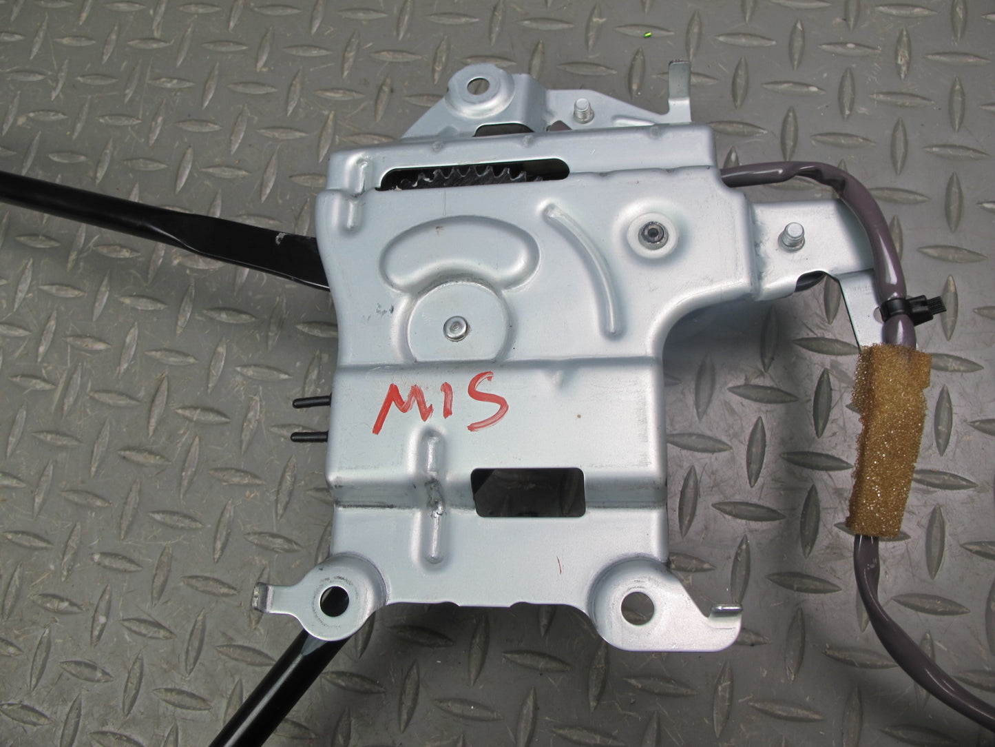 10-15 Lexus IS350 IS250 Convertible Front Trunk Roof Lock Latch Motor Assy OEM