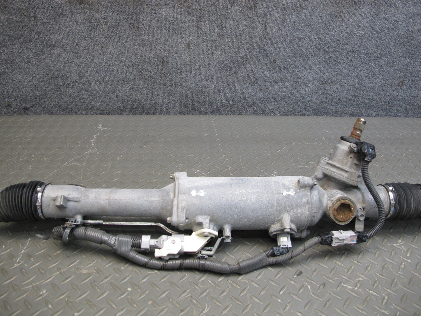 10-15 Lexus IS350 IS250 Convertible RWD Power Steering Rack & Pinion Gear OEM