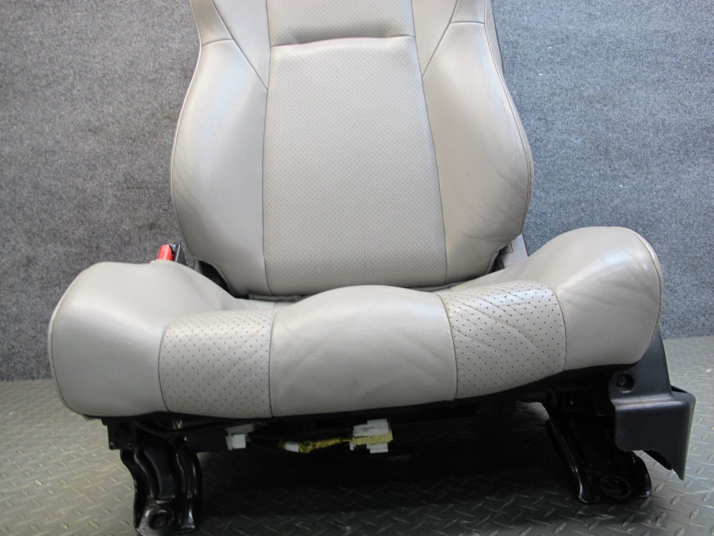 07-08 Nissan 350Z Front Left & Right Perforated Leather Heated Seat Set OEM