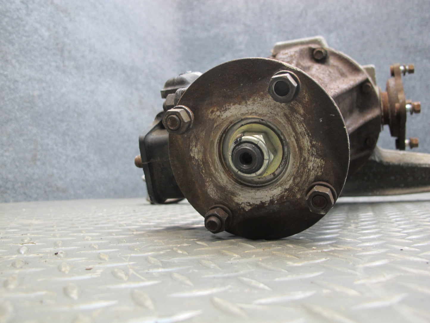 86-90 Mazda RX7 Coupe MT 5 Speed NA Open Rear Differential Carrier 4.10 R OEM