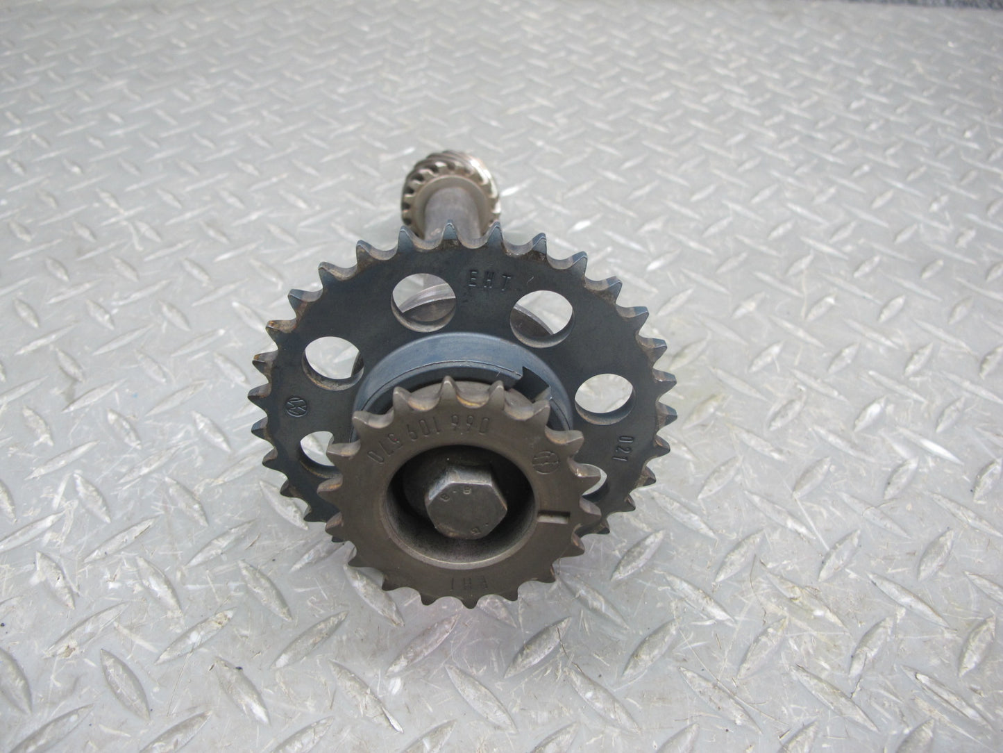 2008 Volkswagen VW Golf R32 Engine Intermediate Timing Shaft w Sprocket OEM