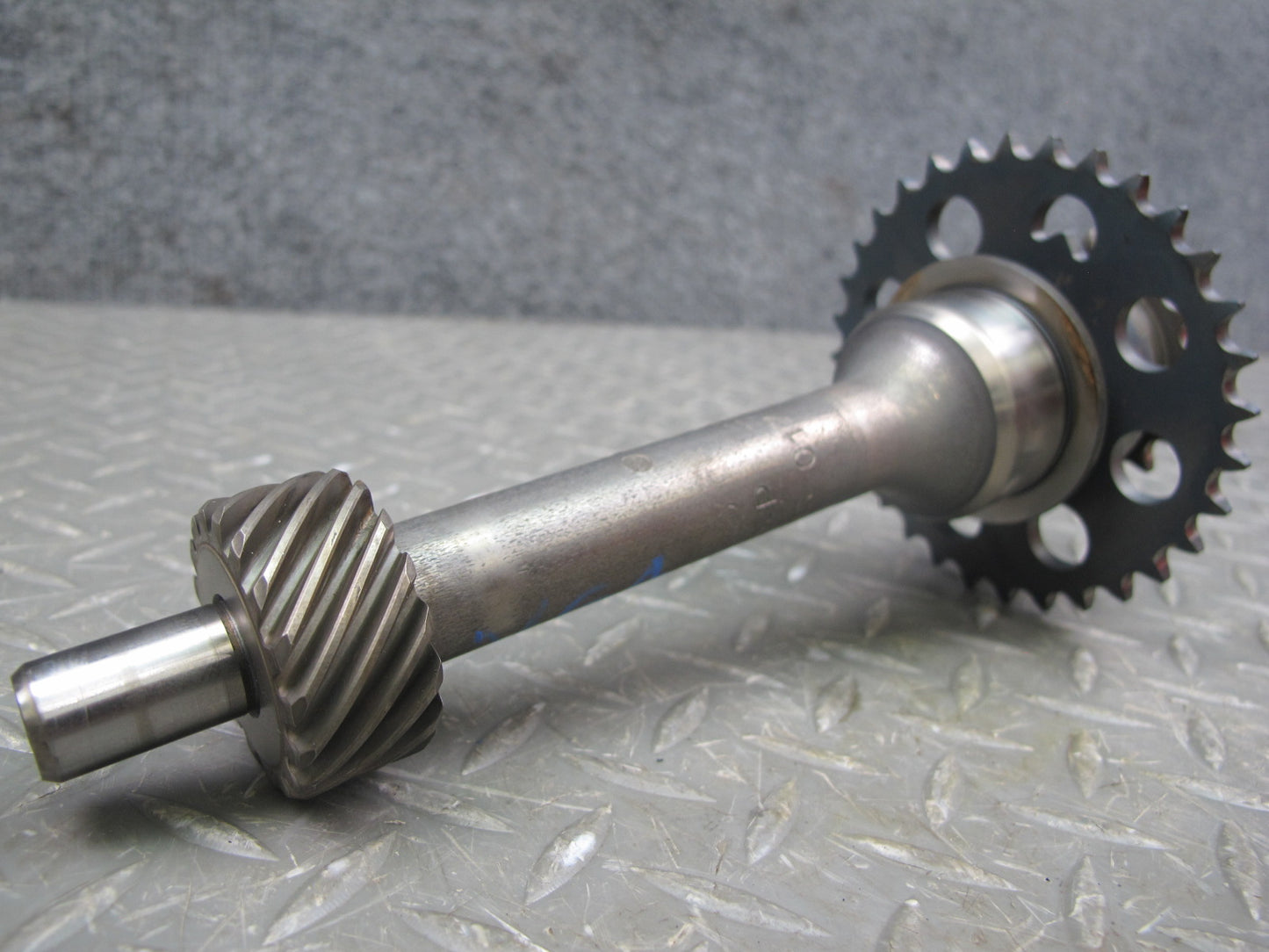 2008 Volkswagen VW Golf R32 Engine Intermediate Timing Shaft w Sprocket OEM