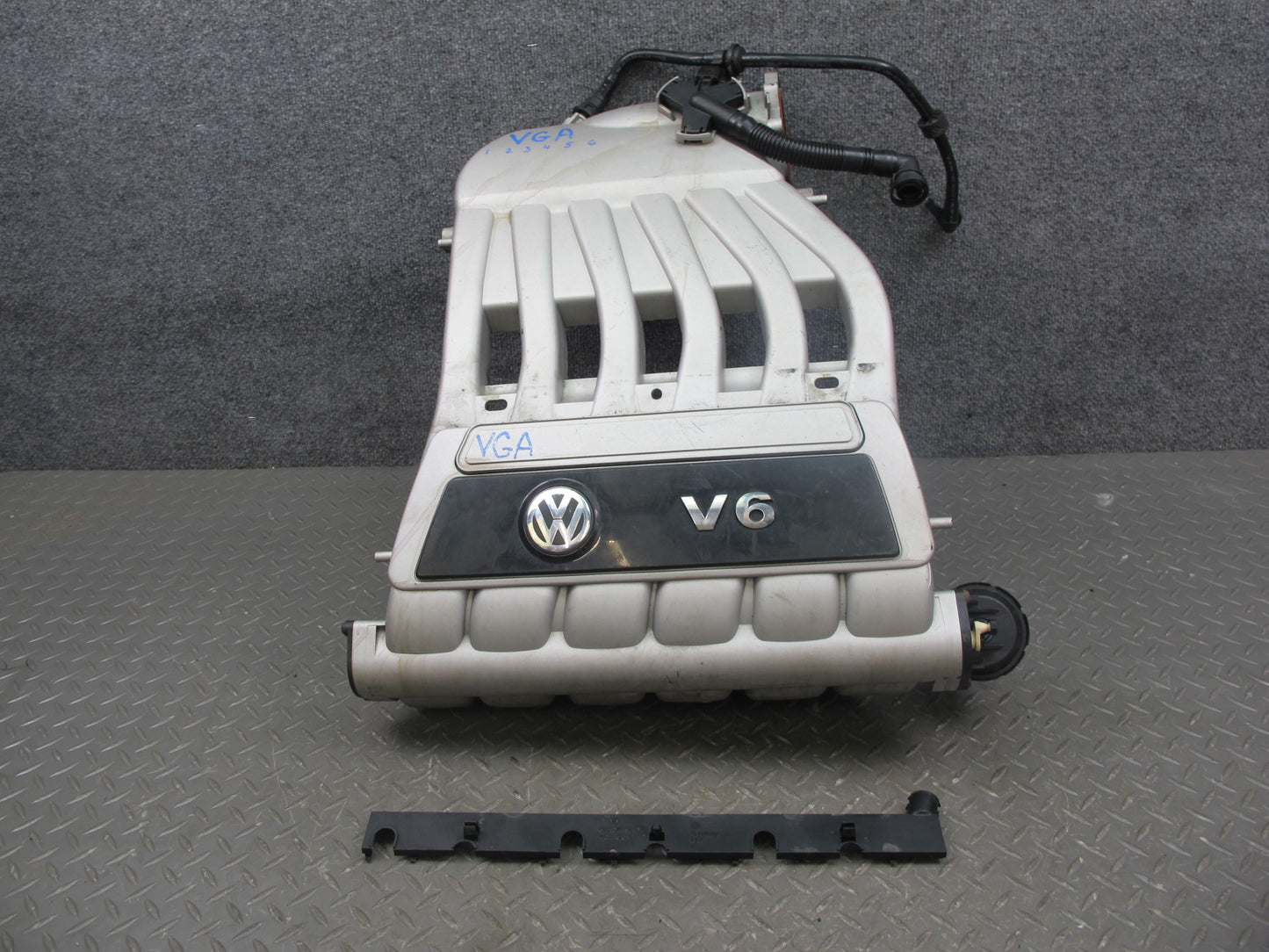 07-08 Volkswagen VW EOS Golf R32 MK5 VR6 3.2L Engine Intake Manifold OEM