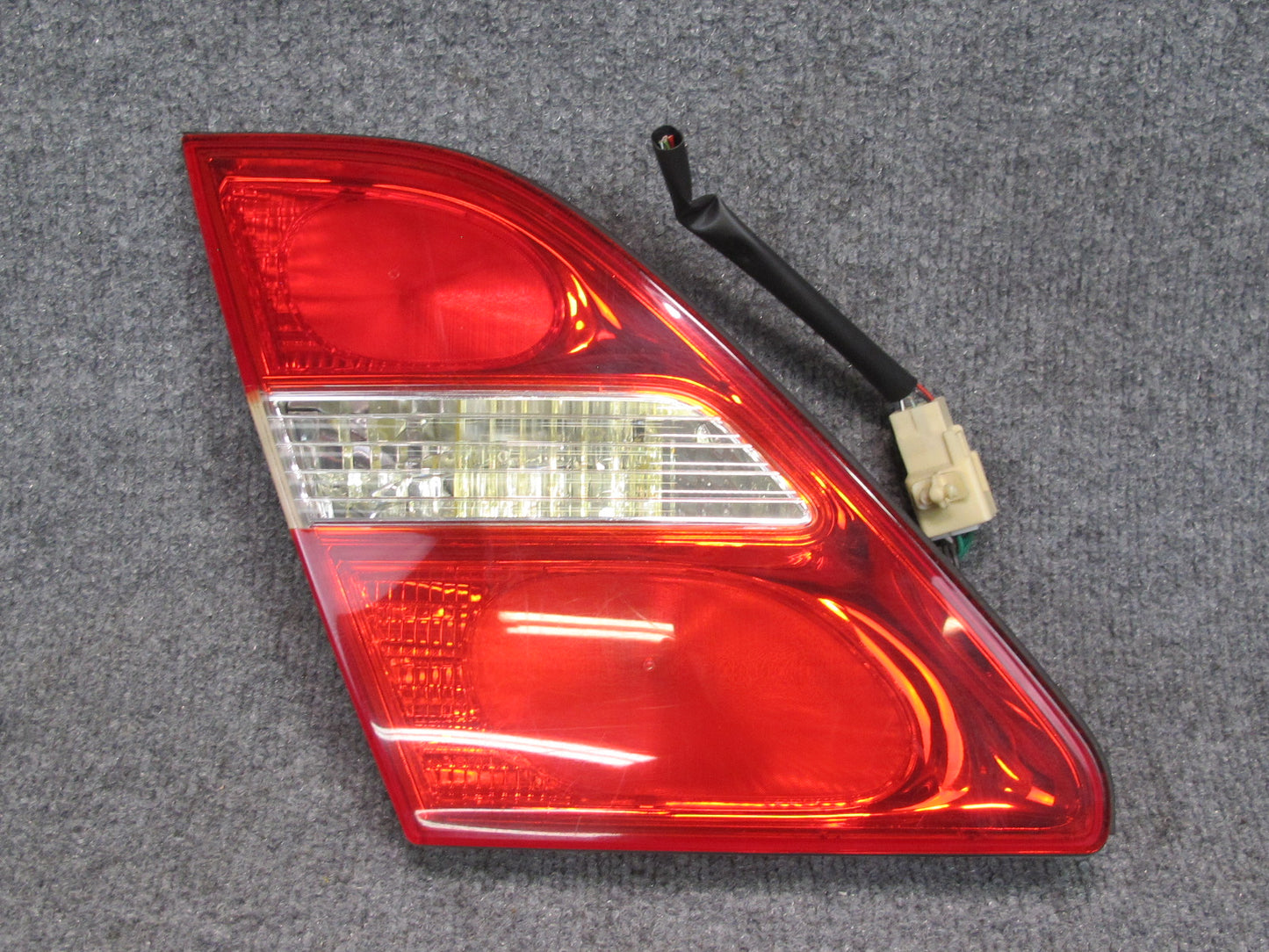 01-03 Lexus UCF30L LS430 Rear Left Inner Tail Light Lamp OEM