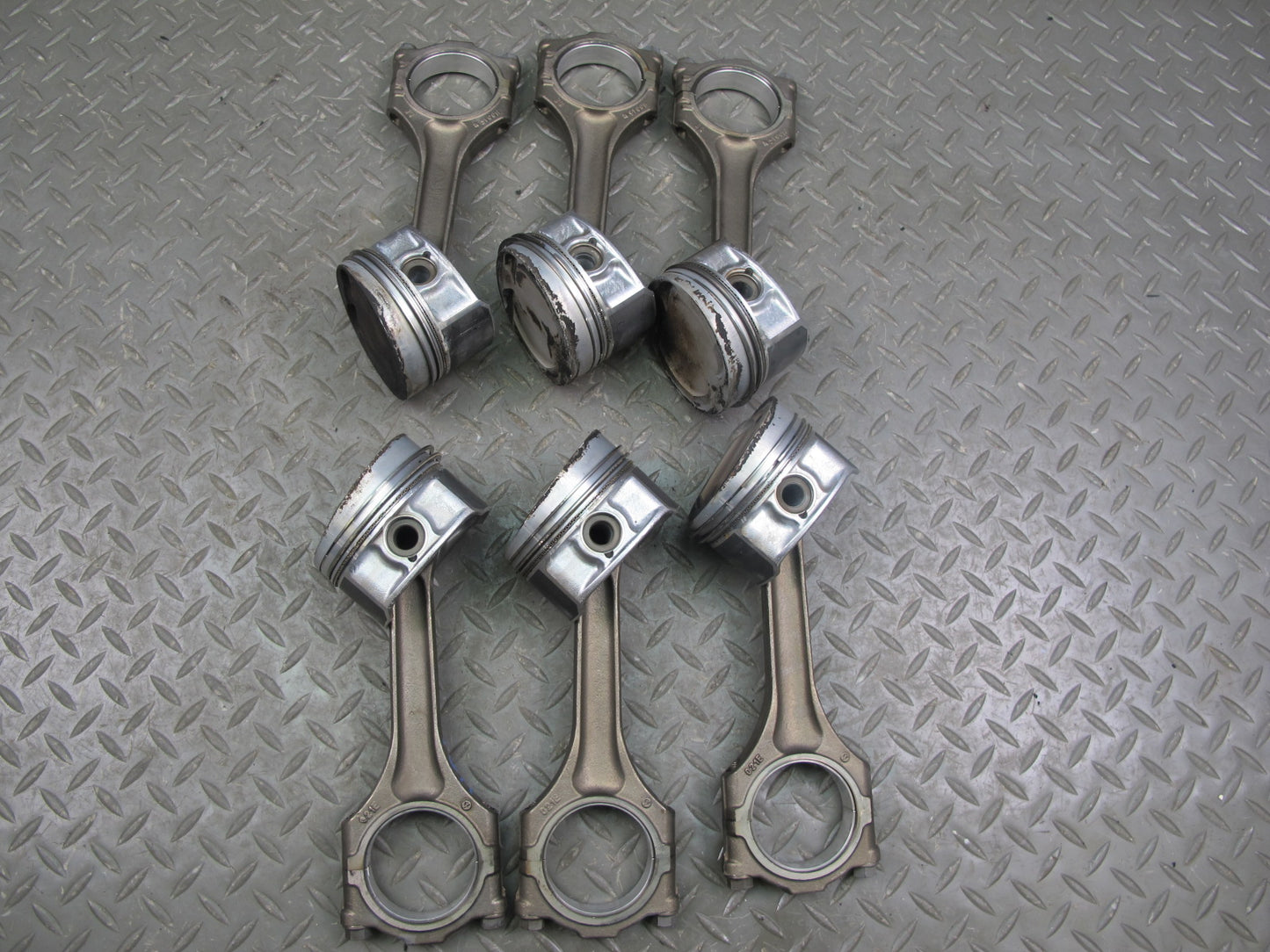 2008 VW Golf R32 MK5 VR6 3.2L Set of 6 Engine Piston Connecting Rod OEM