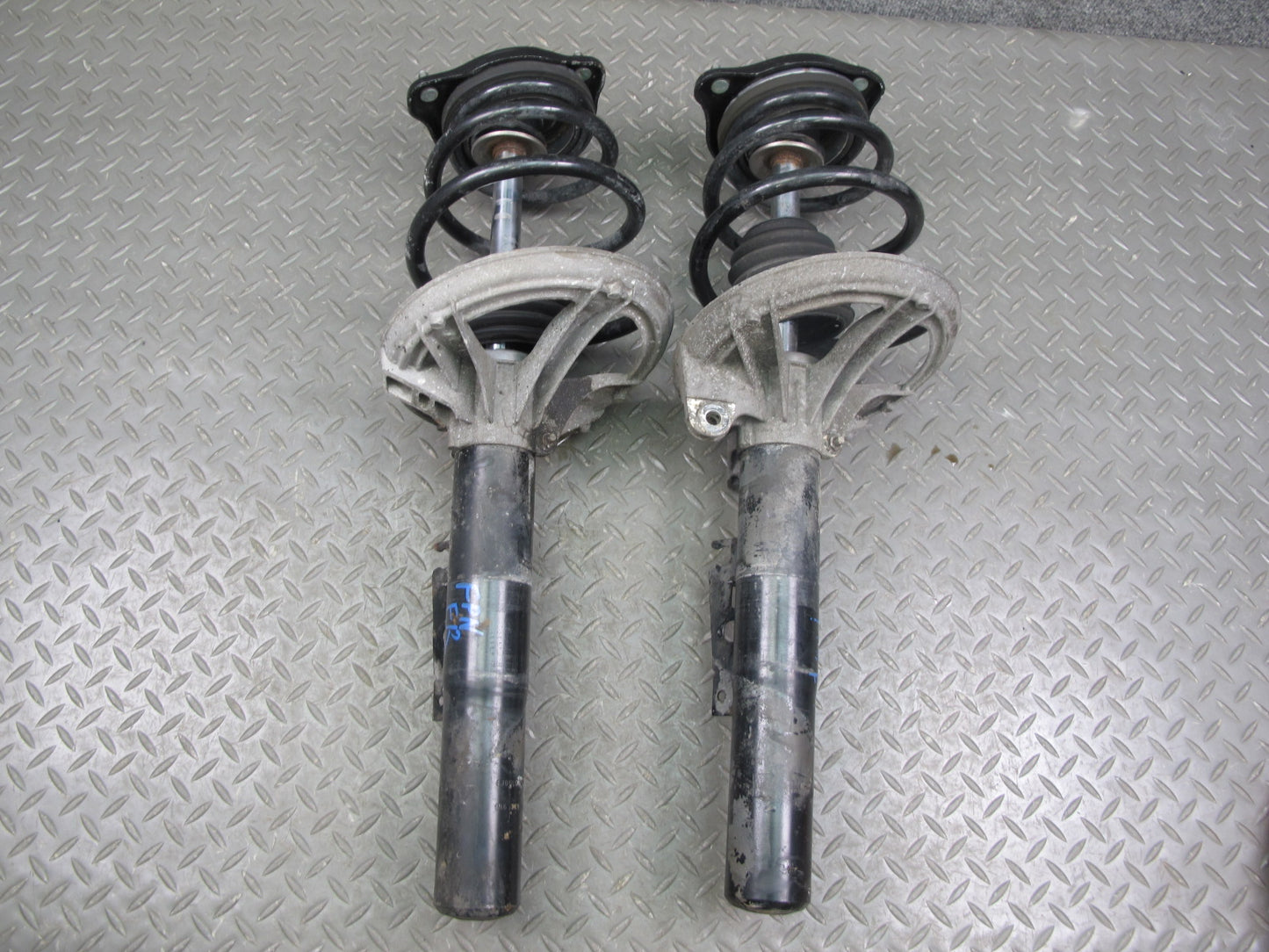 1999-2001 Porsche 911 996 RWD Front Left & Right Strut Shock Absorber Set of 2