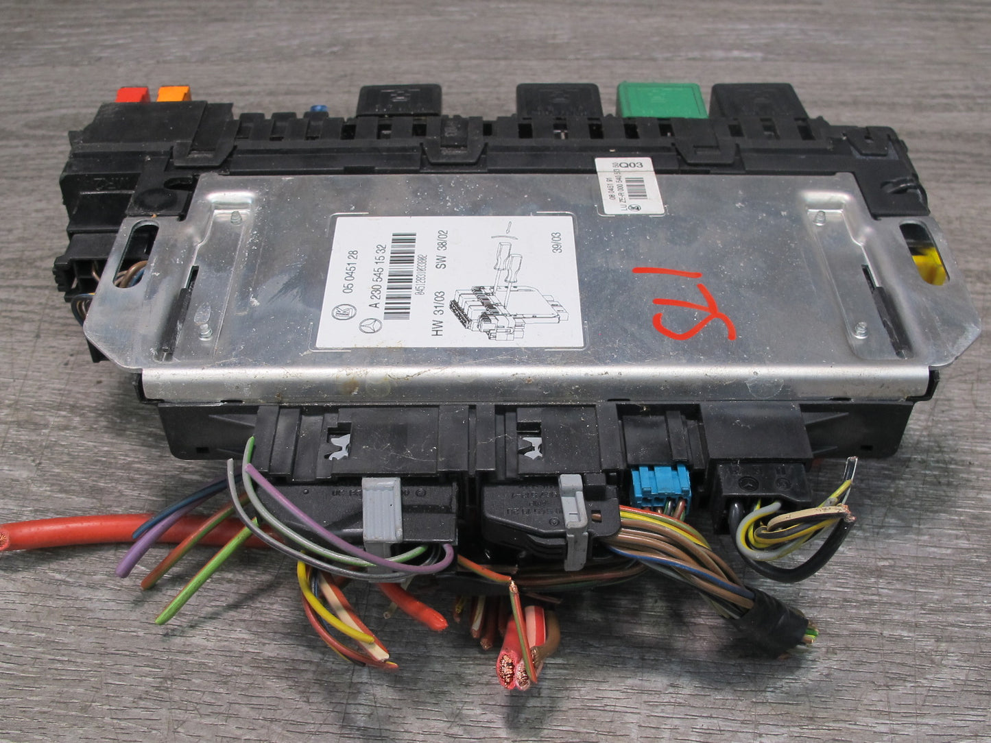 03-12 Mercedes R230 Sl-class Front Right SAM Fuse Relay Box 2305451532 OEM