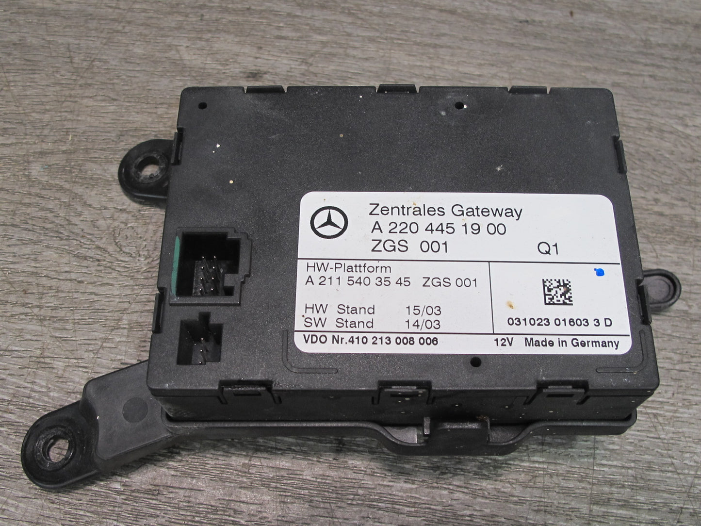 03-06 Mercedes R230 Sl-class Central Gateway Control Module 2204451900 OEM