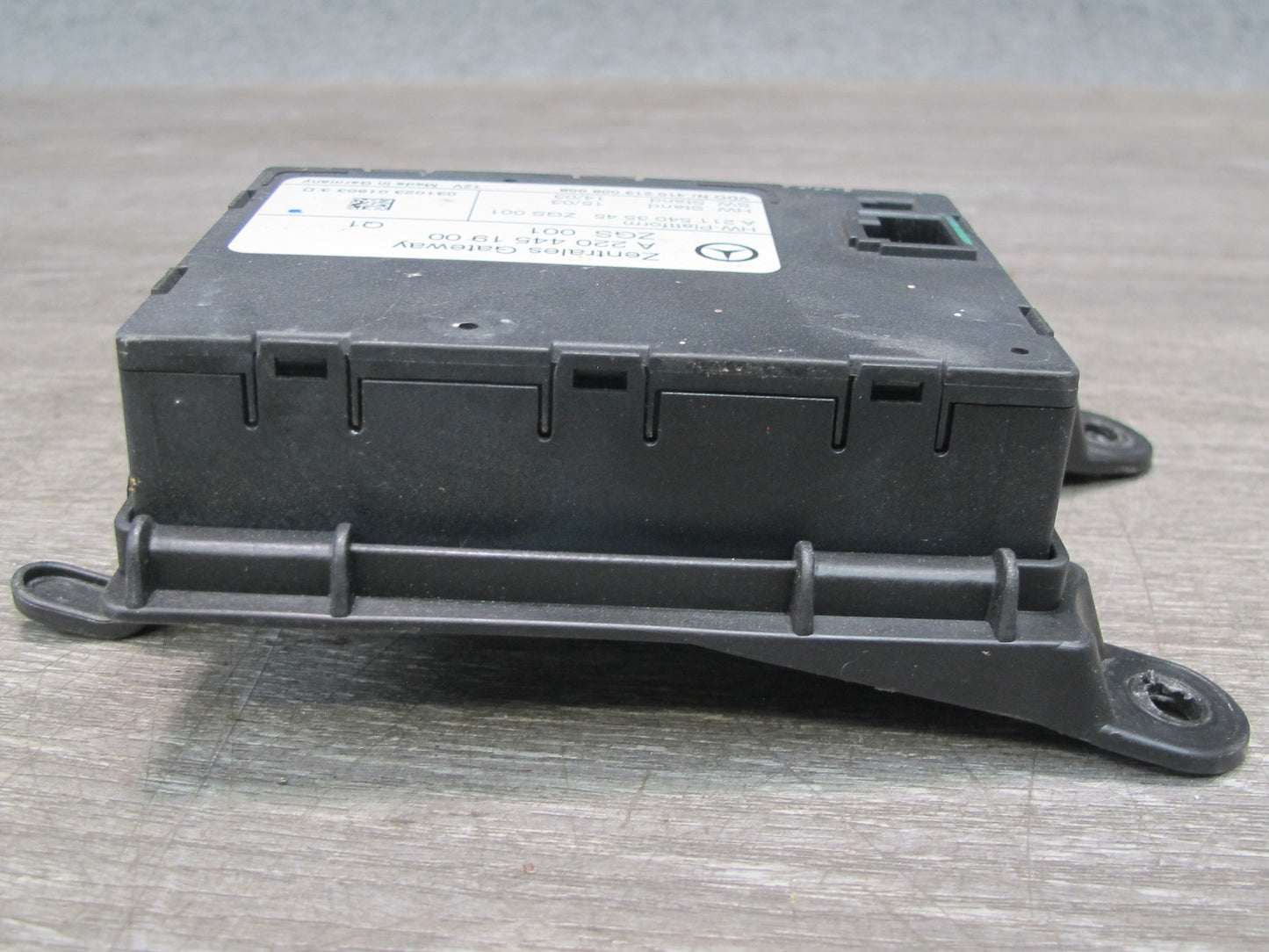 03-06 Mercedes R230 Sl-class Central Gateway Control Module 2204451900 OEM