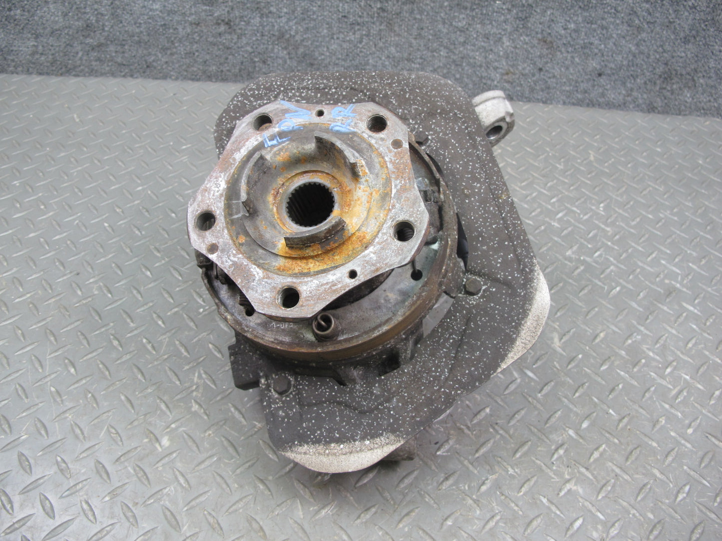 99-04 Porsche 911 996 Carrera 4 AWD Rear Right Side Spindle Knuckle Wheel Hub