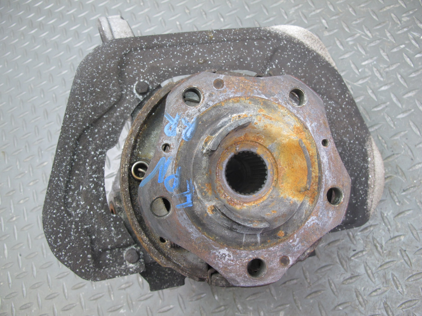 99-04 Porsche 911 996 Carrera 4 AWD Rear Right Side Spindle Knuckle Wheel Hub