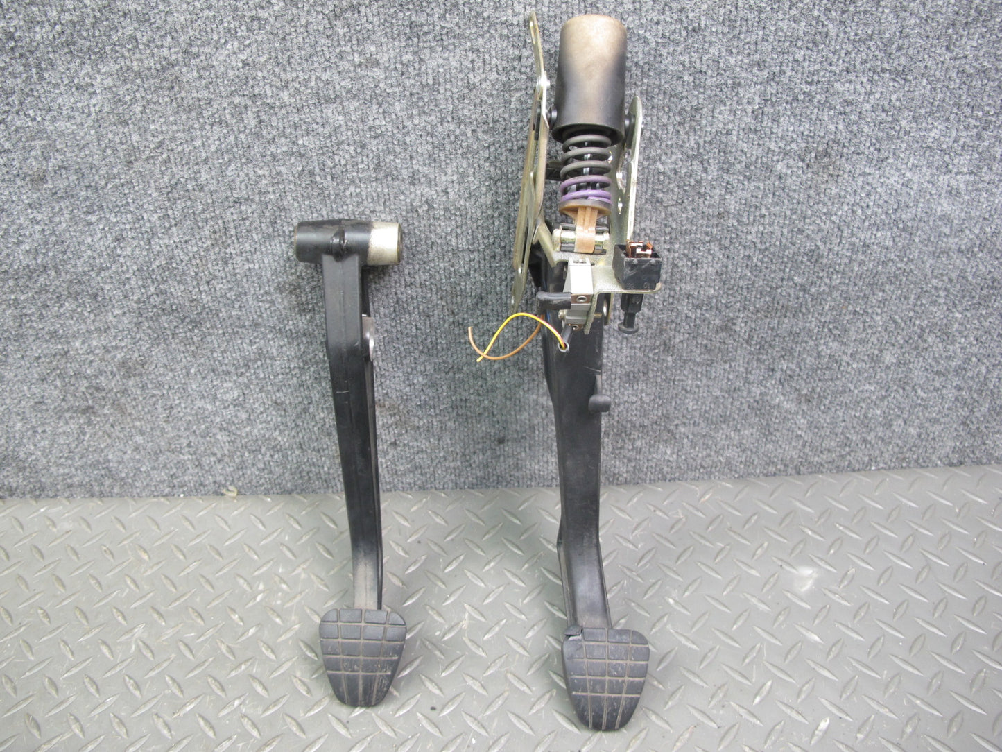1999-2005 Porsche 911 Carrera 996 M/T Accelerator Gas Brake Clutch Pedal Set