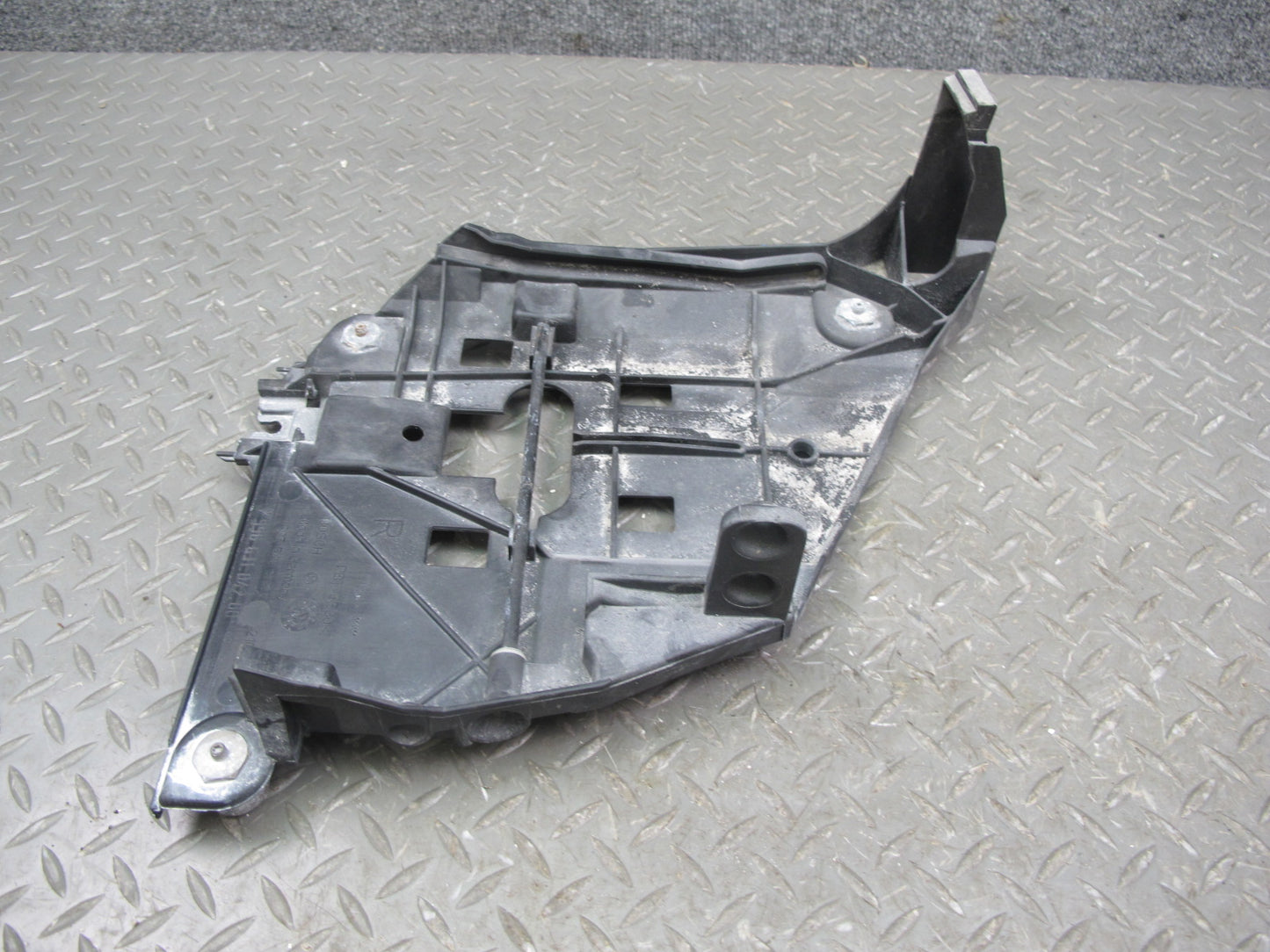 1999-2001 Porsche 911 Carrera 996 Front Left Headlight Mount Bracket Support