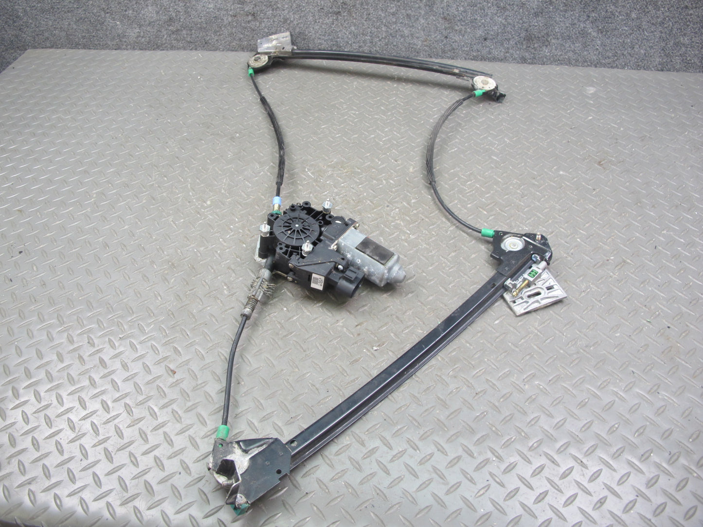 1999-2005 Porsche 911 996 Conv Front Left Side Door Window Regulator W/ Motor