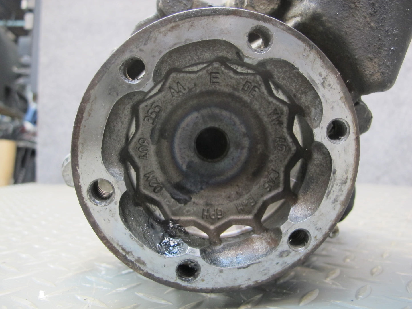 2008 Volkswagen VW Golf R32 MK5 VR6 A/T Front Differential Transfer Case OEM