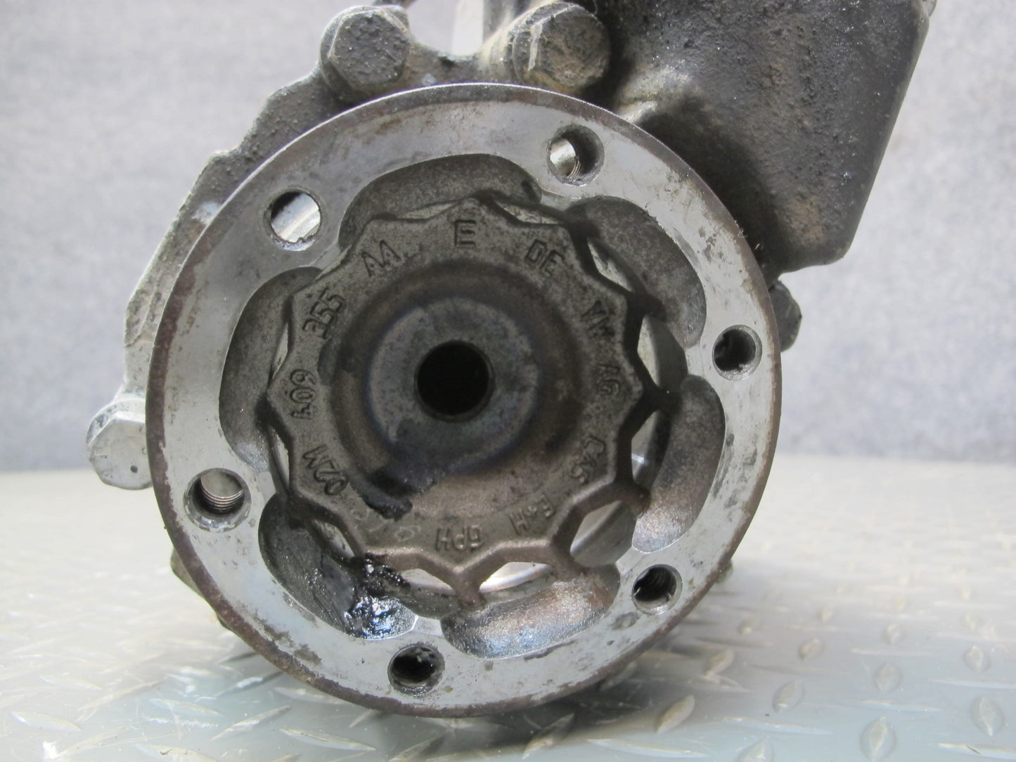 2008 Volkswagen VW Golf R32 MK5 VR6 A/T Front Differential Transfer Case OEM